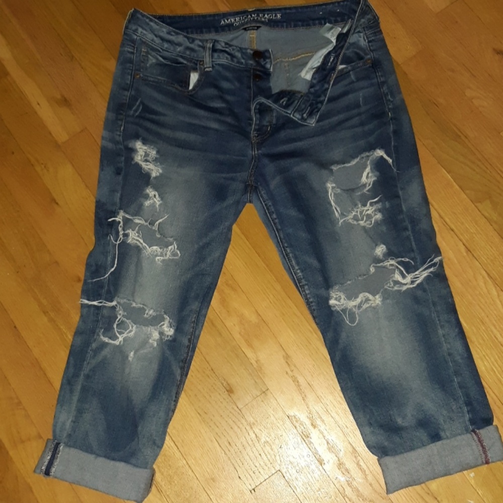 AE Tomgirl jeans